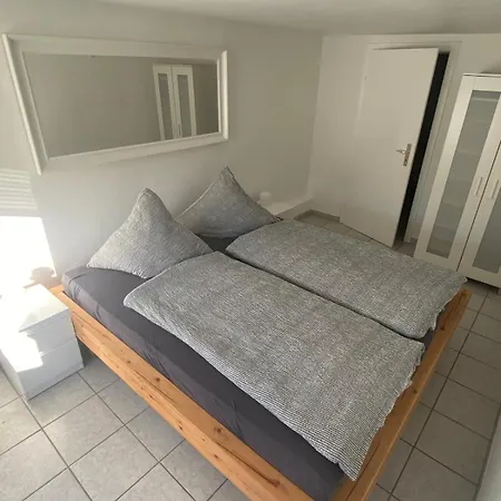 Apartment Gemuetliche, Ruhig Gelegene In *
