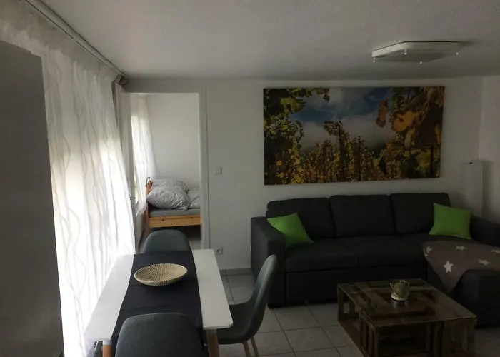 Apartment Gemuetliche, Ruhig Gelegene In *